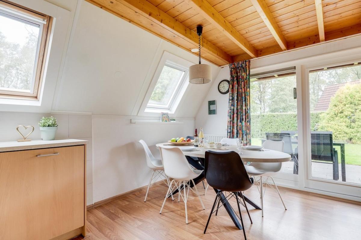 Kleine Zanglijster I Prachtig Huisje Nabij Bosrand Zwiggelte Kültér fotó