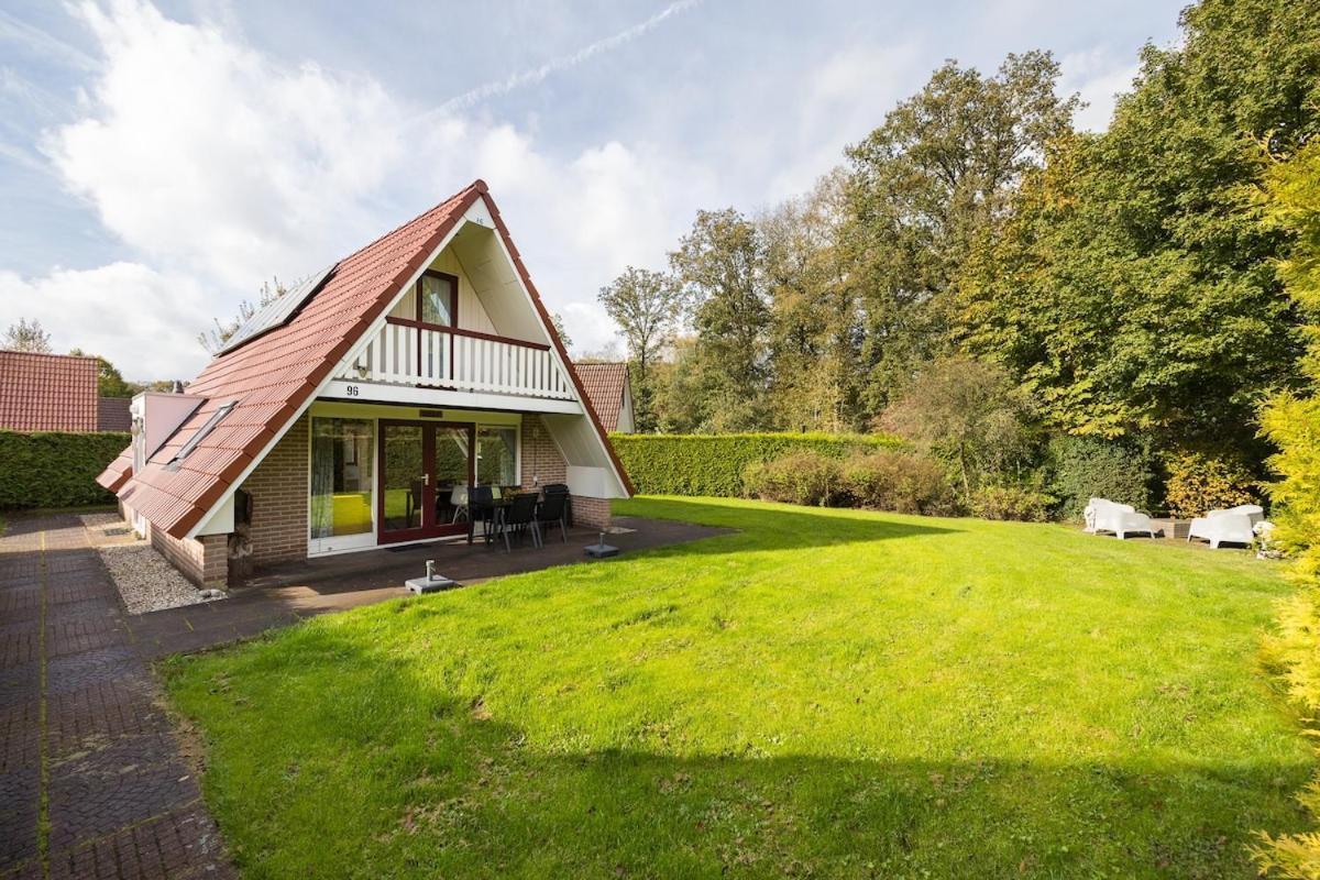 Kleine Zanglijster I Prachtig Huisje Nabij Bosrand Zwiggelte Kültér fotó
